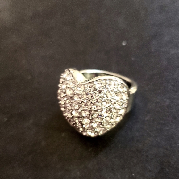 14k Sterling  Silver Heart shaped  Vintage Ring Sz 4.. - Picture 2 of 3